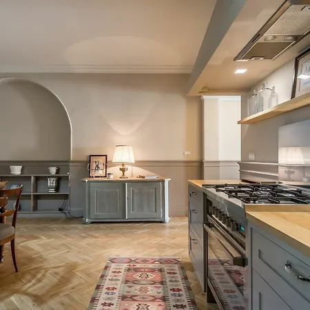 Luxury Romantic River Apartment *